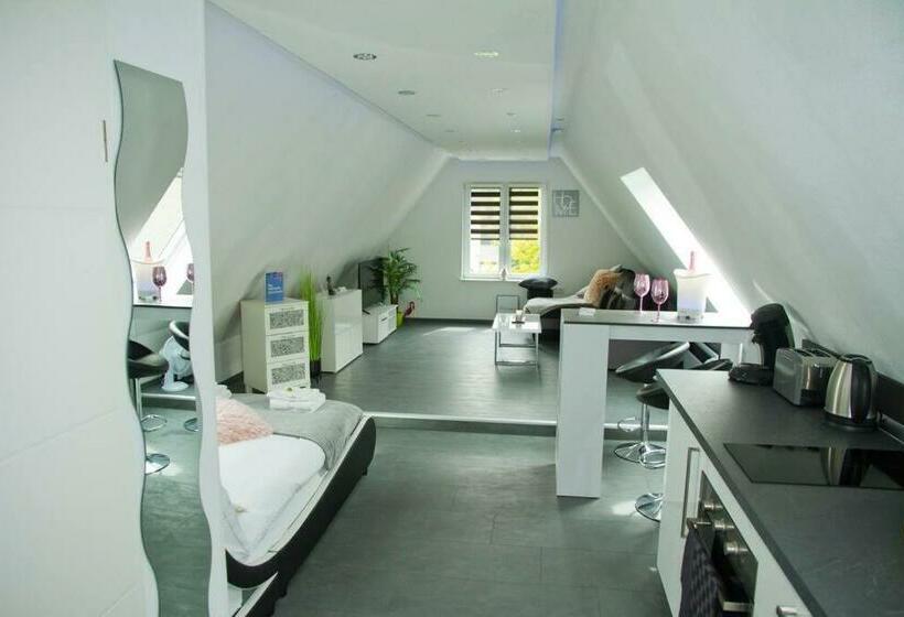 Truth Studio   Küche   Top Internet   Parkplatz   Modern