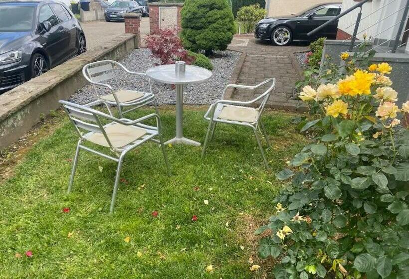 Truth Studio   Küche   Top Internet   Parkplatz   Modern