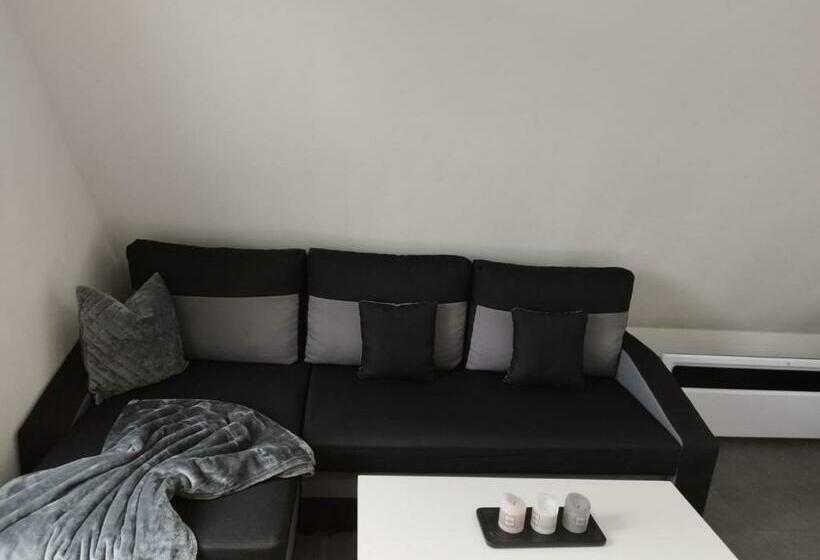 Truth Studio   Küche   Top Internet   Parkplatz   Modern