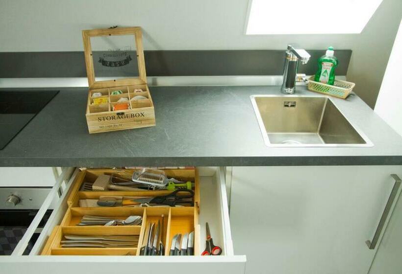 Truth Studio   Küche   Top Internet   Parkplatz   Modern