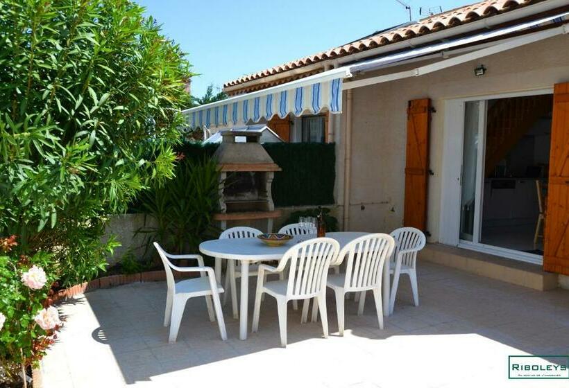 Vias Plage Villa Climatisée à 600m De La Plage