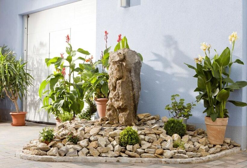 Bed and Breakfast Pension Am Schlossberg