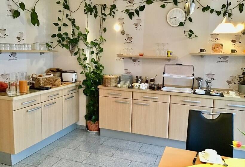 Bed and Breakfast Pension Am Schlossberg