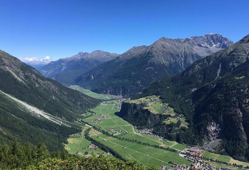 בית מלון כפרי Burgstein   Alpin & Lifestyle