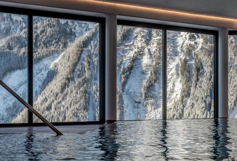 בית מלון כפרי Burgstein   Alpin & Lifestyle