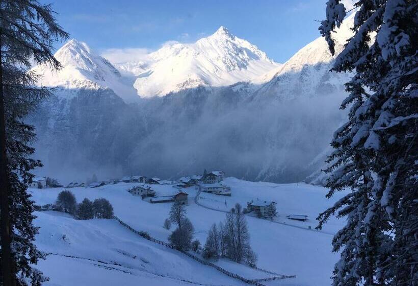 בית מלון כפרי Burgstein   Alpin & Lifestyle