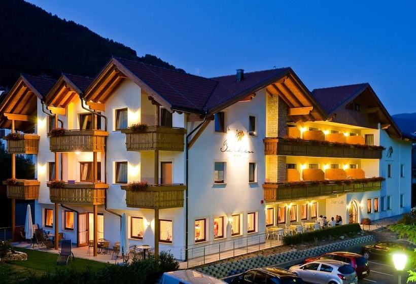 בית מלון כפרי Falken