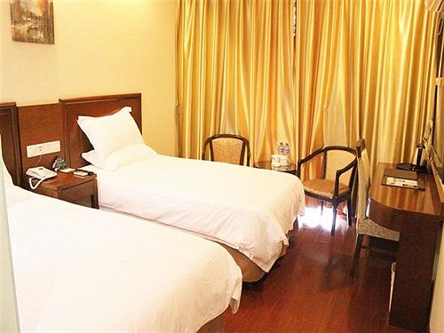 Отель Greentree Inn Anhui Wuhu Binjiang Shimao Express