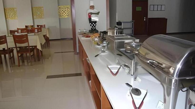 Отель Greentree Inn Yantai Xingfu Road Marina Plaza Express