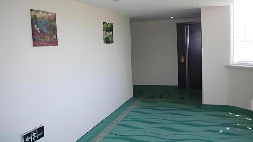 Отель Greentree Inn Yantai Xingfu Road Marina Plaza Express