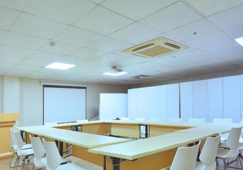 Hanting Hotel Shenzhen Nanshan Metro Station