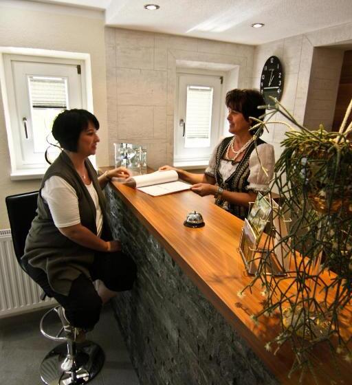 酒店 Haus Tirol Appartements