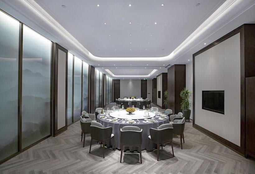 Отель Holiday Inn Taiyuan City Center