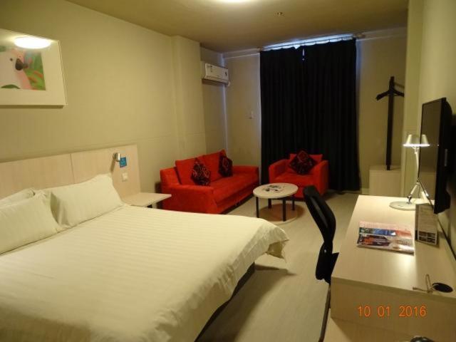 בית מלון כפרי Jinjiang Inn Guiyang Penshuichi Branch