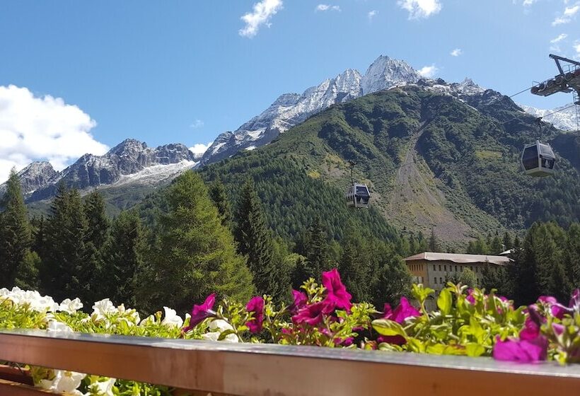 Отель La Roccia