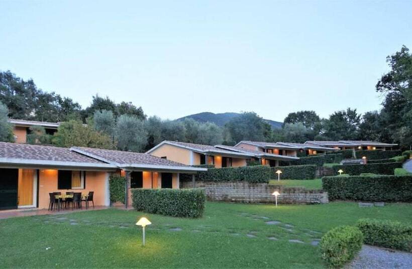 فندق Oasimaremma Village