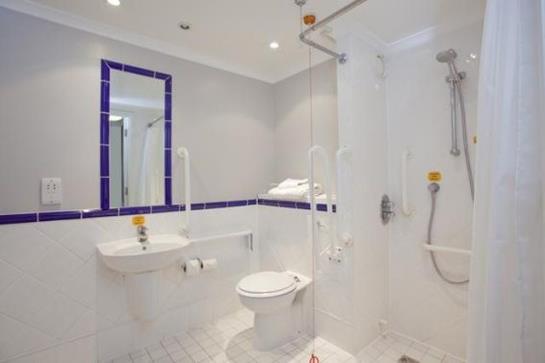 فندق Travelodge London Northolt