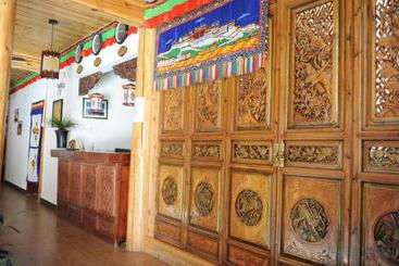 هتل Yunnan Shangrila Tibetan Family Inn
