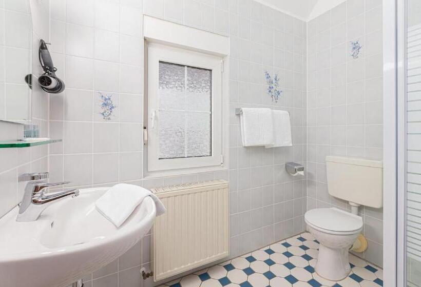 بنسيون Landgasthof Hölzer