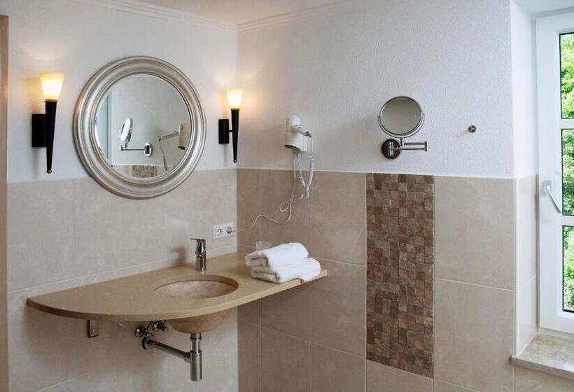 פנסיון Zum Schlössle