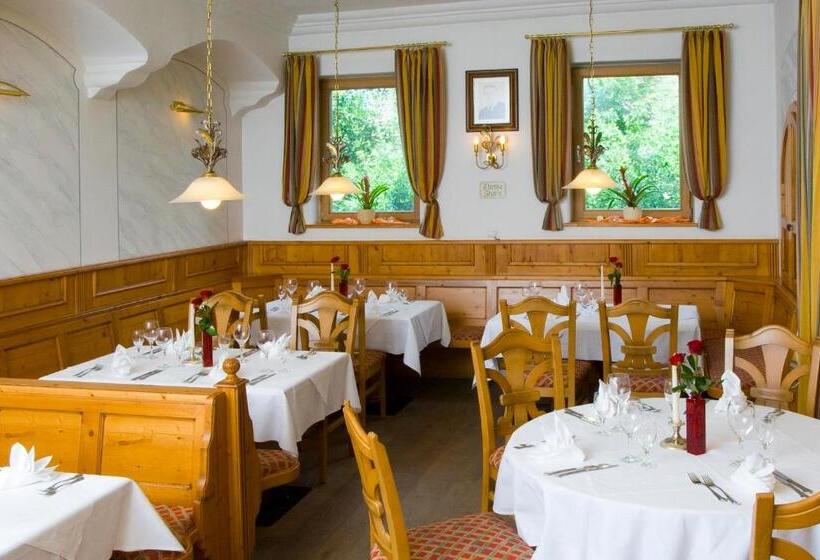 פנסיון Zum Schlössle