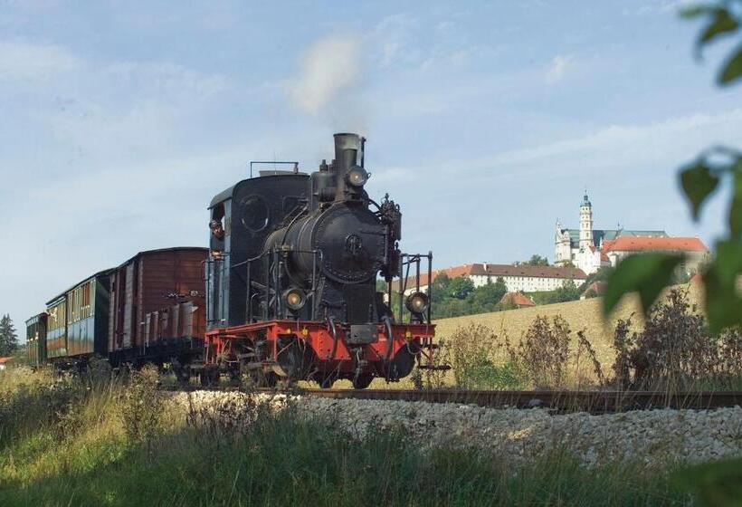 פנסיון Zum Schlössle