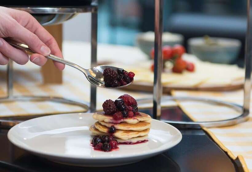 Staybridge Suites London Vauxhall, An Ihg