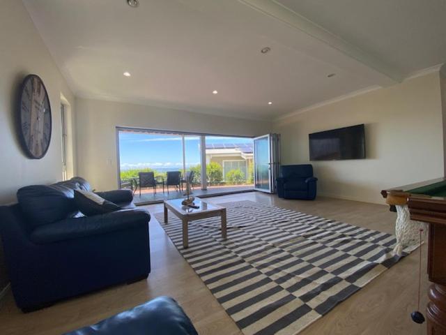 Beach Bungalow On The Ocean