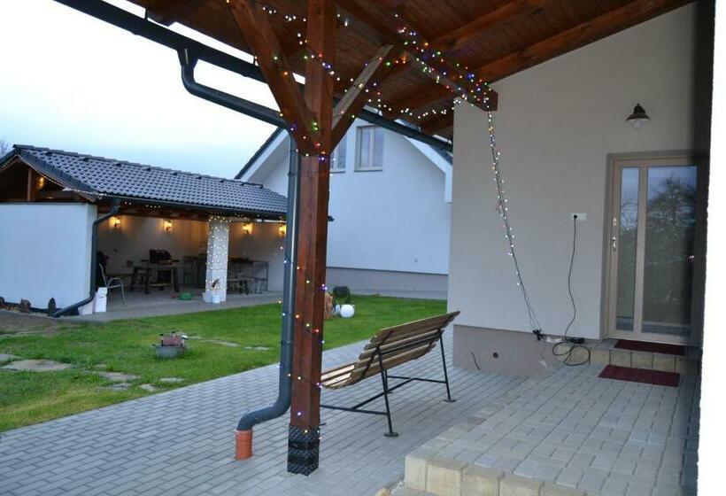 Chalupa Na Samotě S Vířivkou