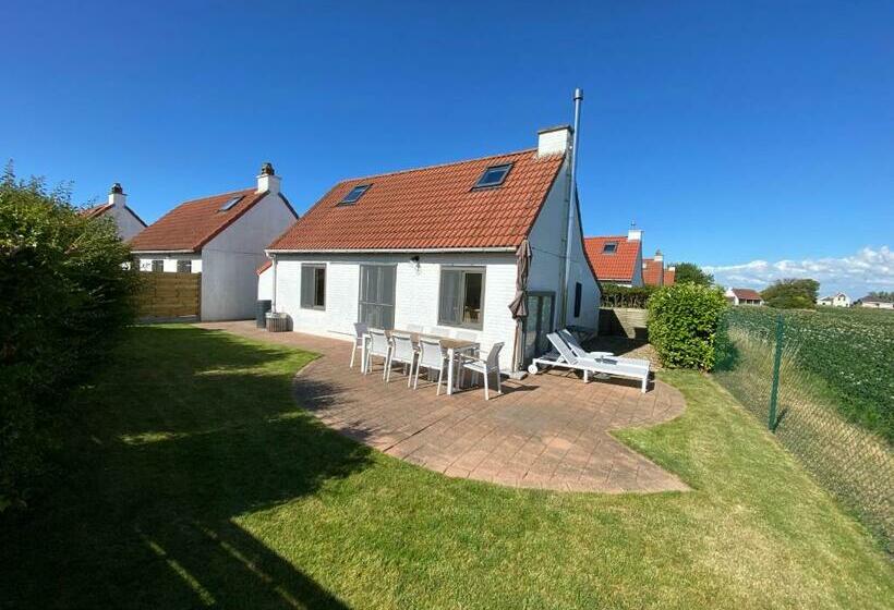 Charlie & Chloé’s Beachcondo