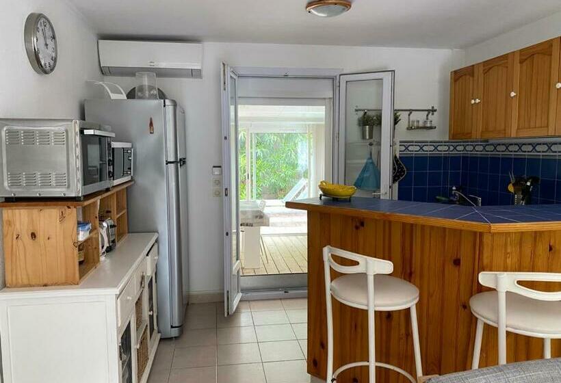 Bel Appartement Avec Jardin Pour 4 Personnes Climatisé Avec Accès Plage De La Gorguette à Pied