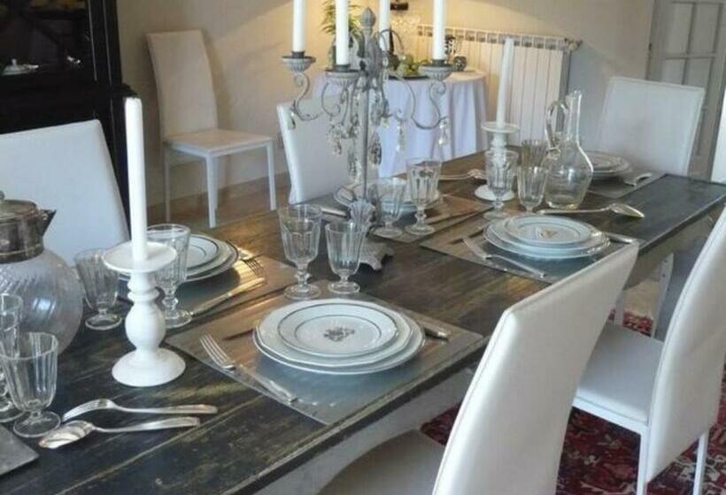 La Commanderie   18 Pers. Piscine Privée Chauffée