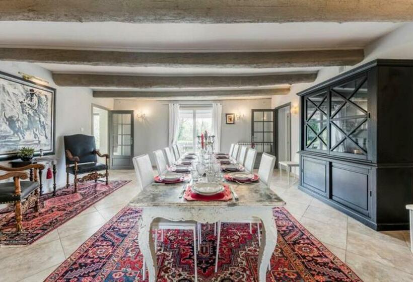 La Commanderie   18 Pers. Piscine Privée Chauffée