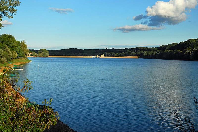 Maison Bord De Lac De Charmes