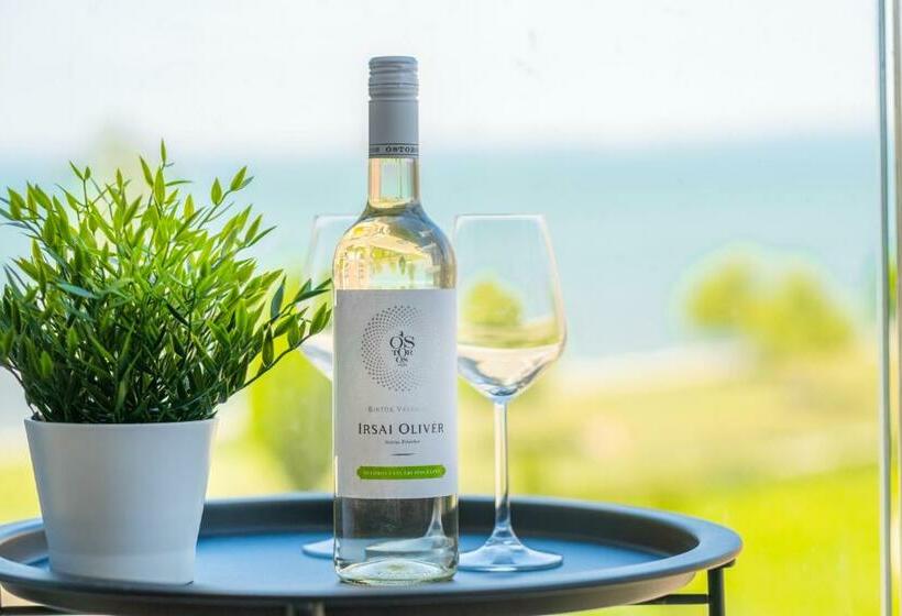 Mf Coral Premium Suite