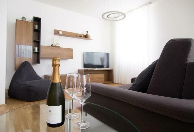 Rooftop Tulln Operated By Revliving