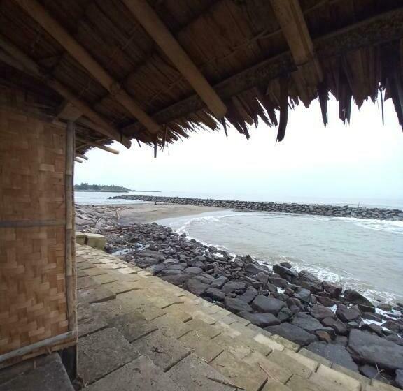 Shambala Palm Beach Anyer