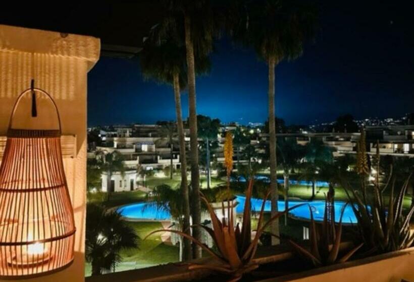 Stayatsas Luxe App Vlakbij Strand, 80 M2 Terras, Grote Zwembaden Marbella