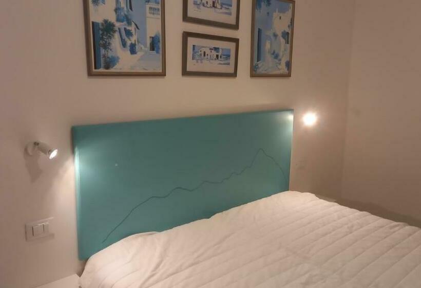 Struttura Con Accesso Diretto In Spiaggia