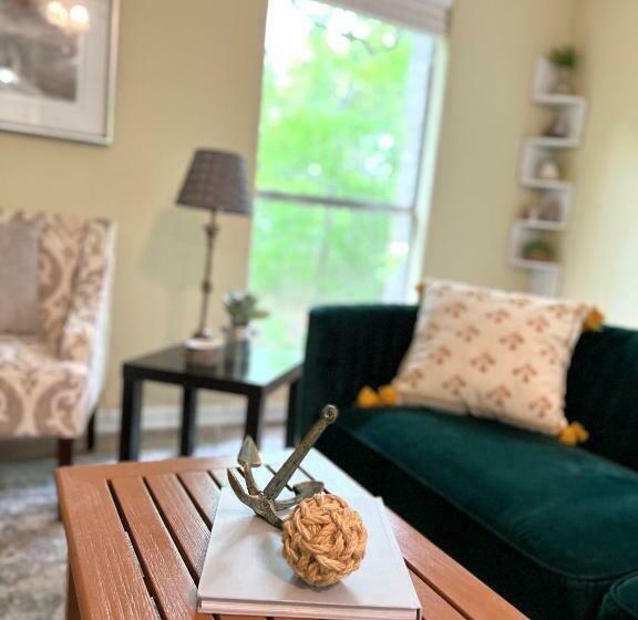 2 Bdrm Treehouse Hideout  Lake Conroe With Boat Ramp