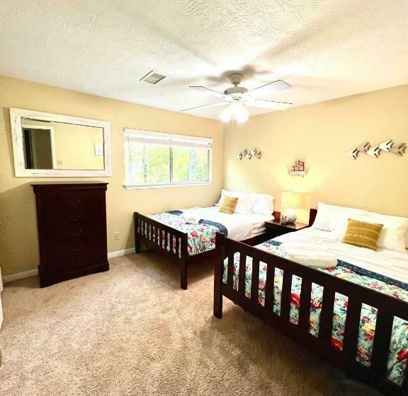 2 Bdrm Treehouse Hideout  Lake Conroe With Boat Ramp