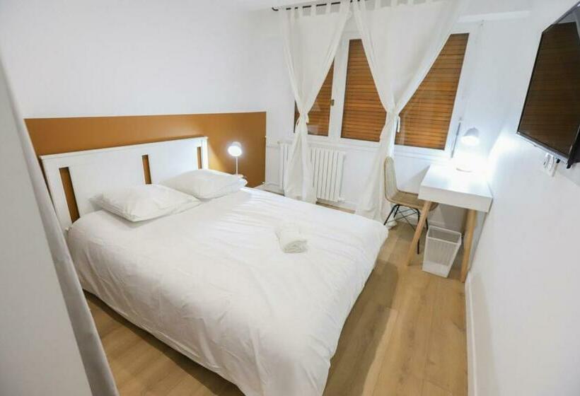 Appart Hôtel Le Bright Evry  4 Chambres Design