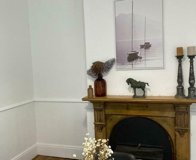 Charming Cottage Nestled In Prime Location