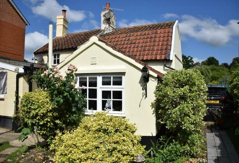 Cherry Tree Cottage, Woodbridge