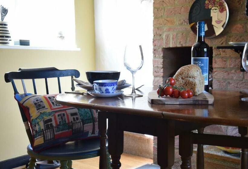 Cherry Tree Cottage, Woodbridge