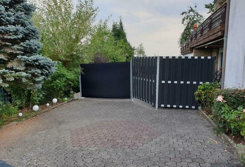 Ferienwohnung Im Modernen Ambiente Mit Eigenem Außenbereich