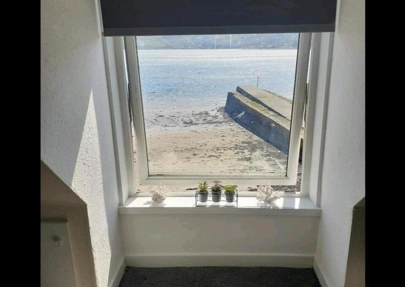 Inviting 1 Bed Apartment In Campbeltown Loch Views