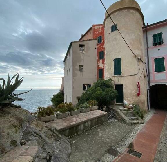 La Torre Saracena Di Tellaro   Confirenthouse