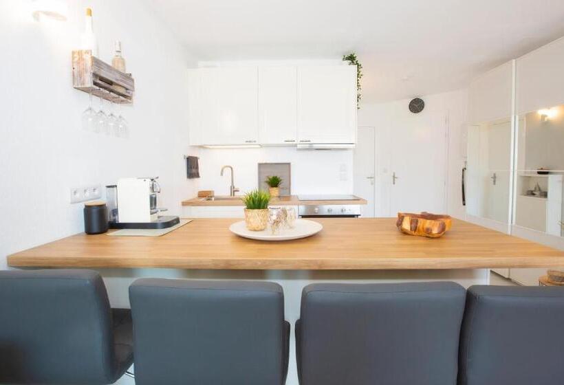 La Vie Est Belle   Refait à Neuf