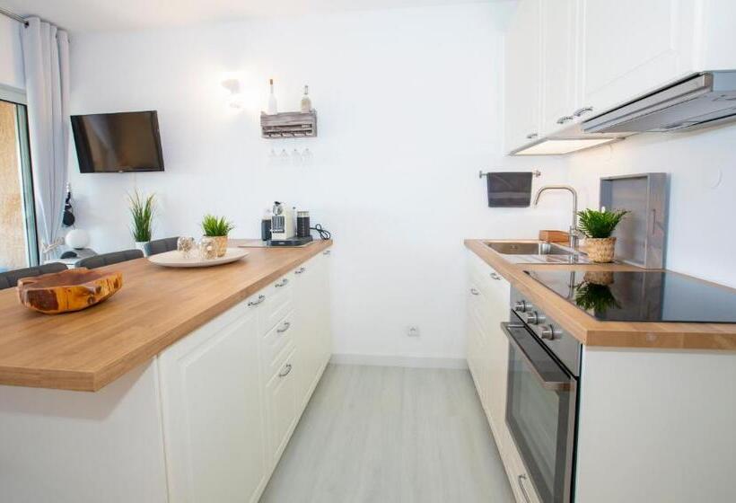 La Vie Est Belle   Refait à Neuf